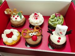 圣诞奇遇中号6个装纸杯蛋糕礼盒-派悦坊·甜品·蛋糕(日坛店)