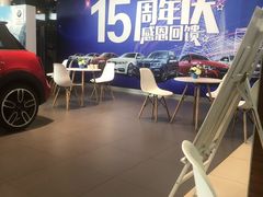-上海宝信宝马4S店