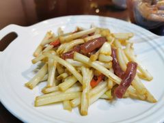 香肠炒花生苗-地婆美食(洞庭东岸店)