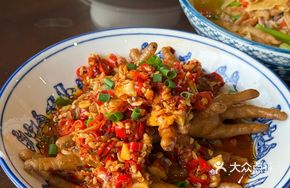Nanchang Braised Chicken Feet