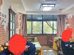 大堂-何记面馆(龙泉山店)