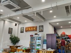 大堂-老表牌·蛙蛙鸡冷锅鱼(成都东站店)