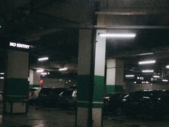 -金融街购物中心停车场