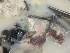 -美顺香食府鱼头老店(雪野湖店)