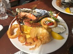 -12 Rocks Beach Bar Cafe