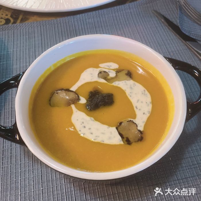Ponte 意大利餐厅松露南瓜汤图片