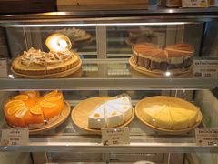 -Chom Cafe and Restaurant