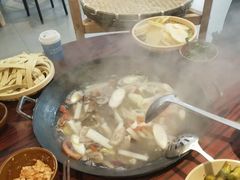 -老街烧烤大排档·地道湖北菜·龙虾馆(汉口火车站店)