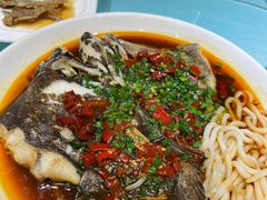 剁椒鸦片鱼头-小老板海鲜酒家(董家渡店)