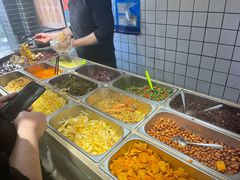 自助取餐区-三兄弟高炉烧饼