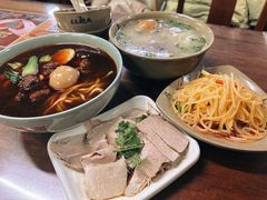 -亮亮面馆(经六路店)