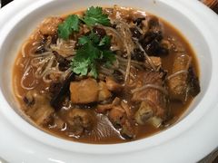 小鸡炖蘑菇-上关雪東北菜(中房金谊店)