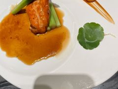 香煎三文鱼配芦笋-将太无二·蓝鳍放题·北美寿司(领展购物广场中关村店)