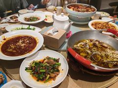 -渝信川菜 · 川味家常菜(财富购物中心店)