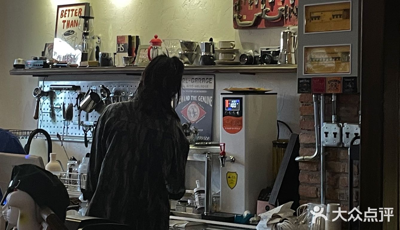 这家咖啡店的环境还不错！