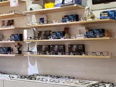 -天空之镜眼镜店蔡司依视路授权店(天通苑店)