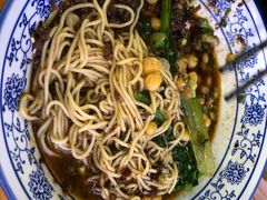 豌豆杂酱面-渝之汇牛肉豌杂面