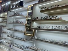 -美式眼镜·授权蔡司.依视路.尼康.豪雅.明月(南翔印象城店)