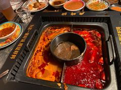 -老牌坊云南鱼豆花火锅(哈西万达店)