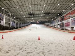 -乔波室内滑雪场