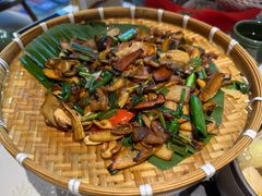 -云海肴·汽锅鸡·云南菜(天山百盛优客店)