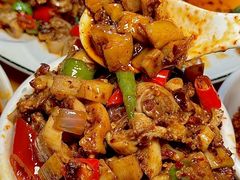 -大众跷脚牛肉馆·非遗传承单位(峨眉山店)