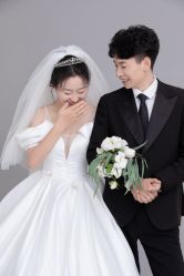 -雪中彩影婚纱摄影·微光艺术中心