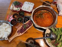 红酸汤锅-苗阿哥