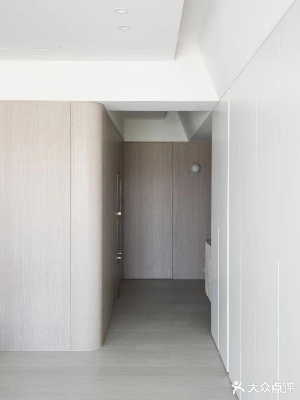 小户型必备一门到顶极简定制柜 高级又耐看