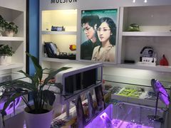 -提一眼镜·蔡司·依视路(小寨店)