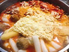 -辛明堂洞韩式芝士年糕火锅(万达店)