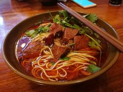 特色牛肉面-巴津碗碗面(人和店)