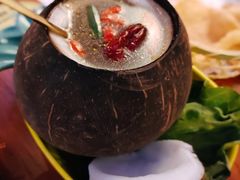越南老椰皇炖鸡汤-曼泰·泰餐(江南环球港店)