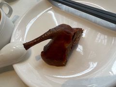 金牌脆皮乳鸽-万龙洲海鲜(大兴绿地缤纷城店)