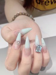 -丽心自助美甲美睫