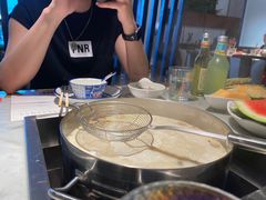 -尚尚仙·酸汤猪手·猪肚鸡火锅(华联万柳购物中心店)