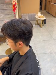 -一東造型烫发染发