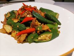 花肉炒秋葵-煜丰汴京烤鸭(福彩路店)