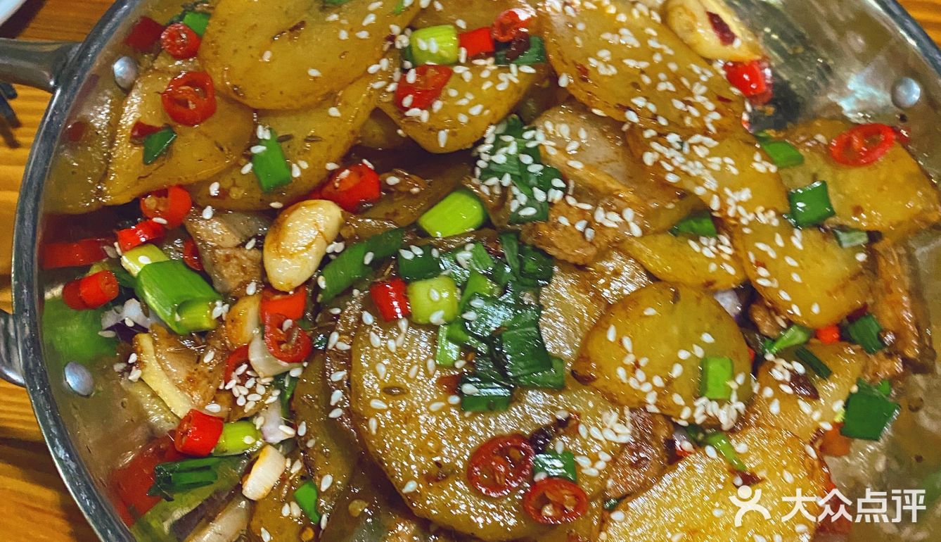 河提路美食～猪肚包鸡 汤浓味美