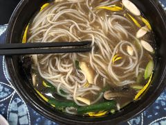 -桥香园过桥米线(国贸店)