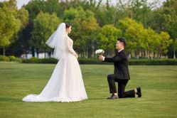 -雪中彩影婚纱摄影·微光艺术中心