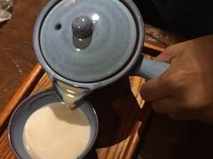 -彳亍咖啡·这里(水湾路店)