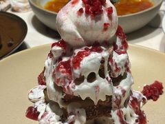 芝麻圈馕野果酱酸奶冰淇淋-丝路有约·优雅新疆菜(万宴城店)