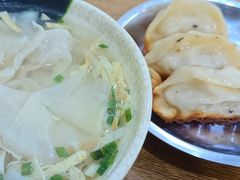 小馄饨-黄阿姨锅贴大王(万航渡路店)