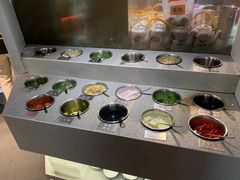自助调料区-顺德公广东猪肚鸡·煲仔饭(白石洲店)