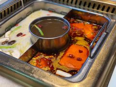 辣菌骨锅底-巴渝瓦肆重庆鲜火锅(宝龙环湖店)