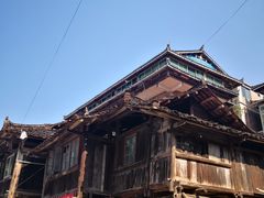 -石上人家
