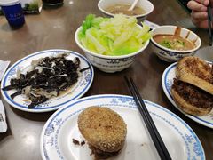 焯白菜-老爆肚满五香烧牛羊肉