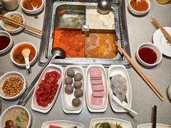 -海底捞火锅(新松江路生日主题店)