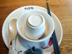 餐具摆设-杭百味·大众精选杭帮菜(西湖音乐喷泉店)